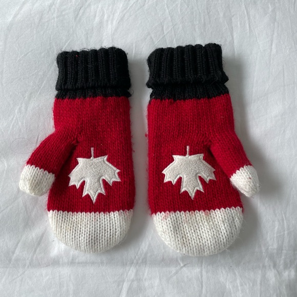 Mittens - Picture 2 of 2